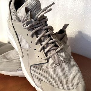 Nike huarache gray size 9